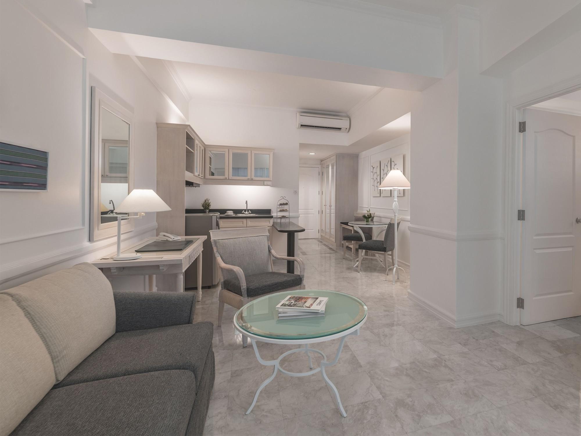 Vivere Hotel And Resorts Muntinlupa City Екстериор снимка
