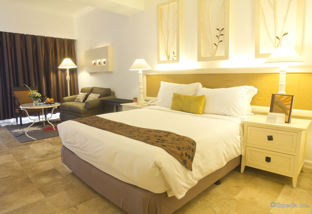 Vivere Hotel And Resorts Muntinlupa City Екстериор снимка