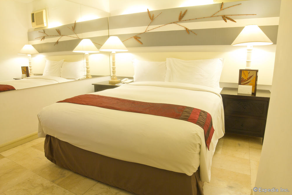 Vivere Hotel And Resorts Muntinlupa City Екстериор снимка