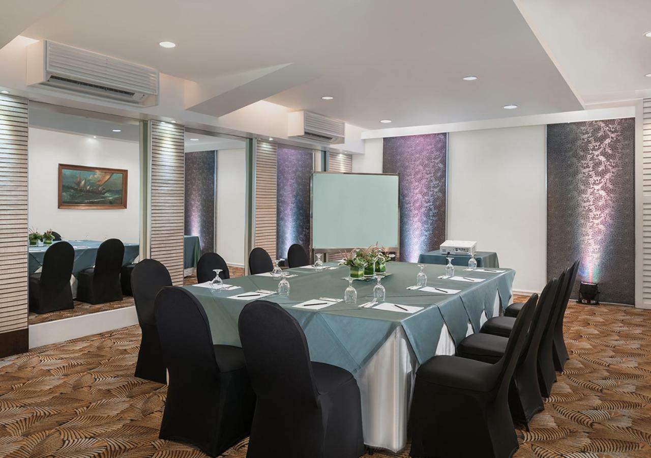 Vivere Hotel And Resorts Muntinlupa City Екстериор снимка