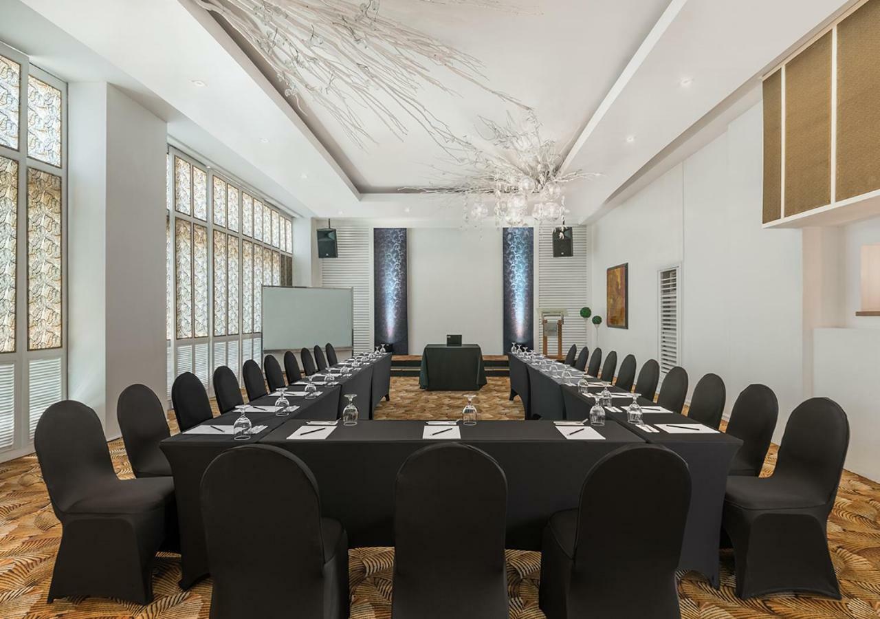 Vivere Hotel And Resorts Muntinlupa City Екстериор снимка