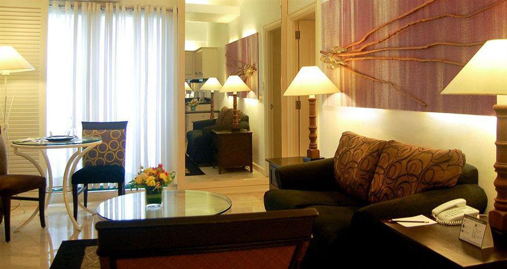 Vivere Hotel And Resorts Muntinlupa City Екстериор снимка